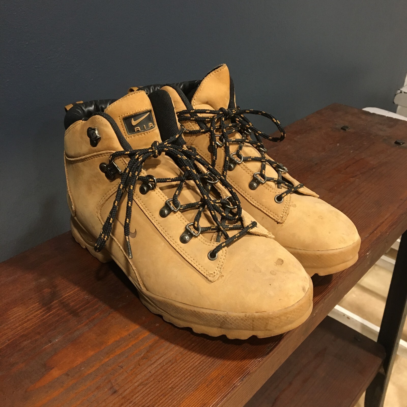 Nike Air ACG - Men's Hiking Boots - Tan 
