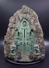 The Lord of the Rings Lonely Mountain Castle Front Gate Resin 27cm  Statue Model