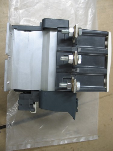 NUEVO CONTACTOR SCHNEIDER LC1F150G7 150A 40-125HP/208-600V 120V BOBINA P9789 - Imagen 6 de 7