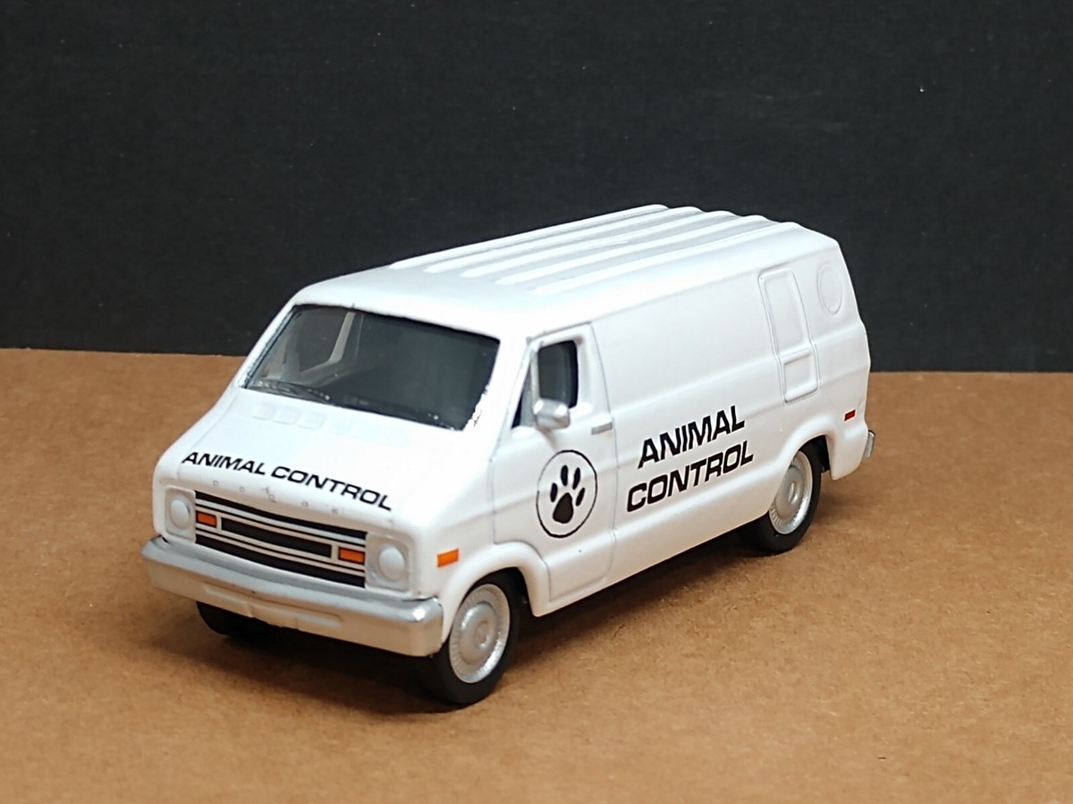 1976 DODGE B-100 ANIMAL CONTROL COLLECTIBLE 1/64 SCALE LIMITED