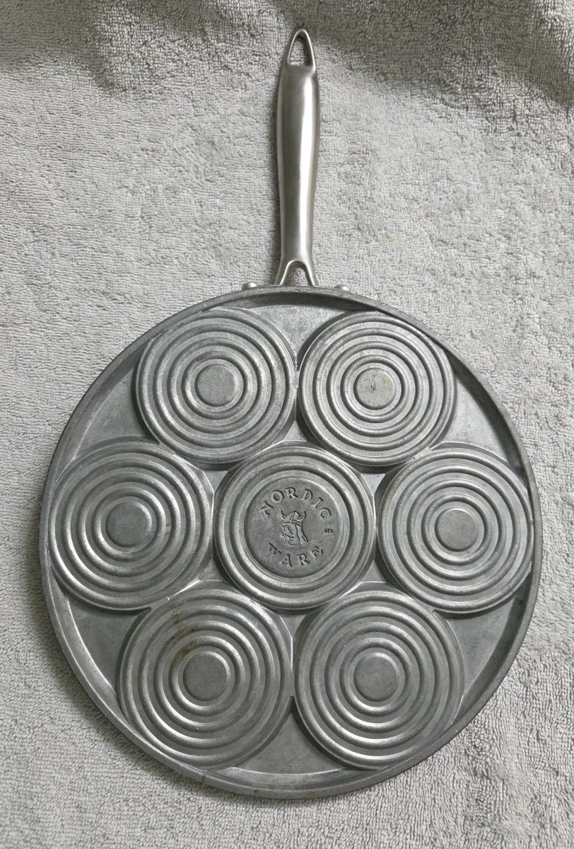 NORDIC WARE ® Plancha Antiadherente Dólar de Plata Waffle Pan