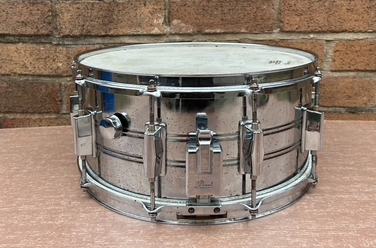 Vintage Pearl World 14'' x 6.5'' Chrome over Steel Snare Drum 10-Lugs photo 2