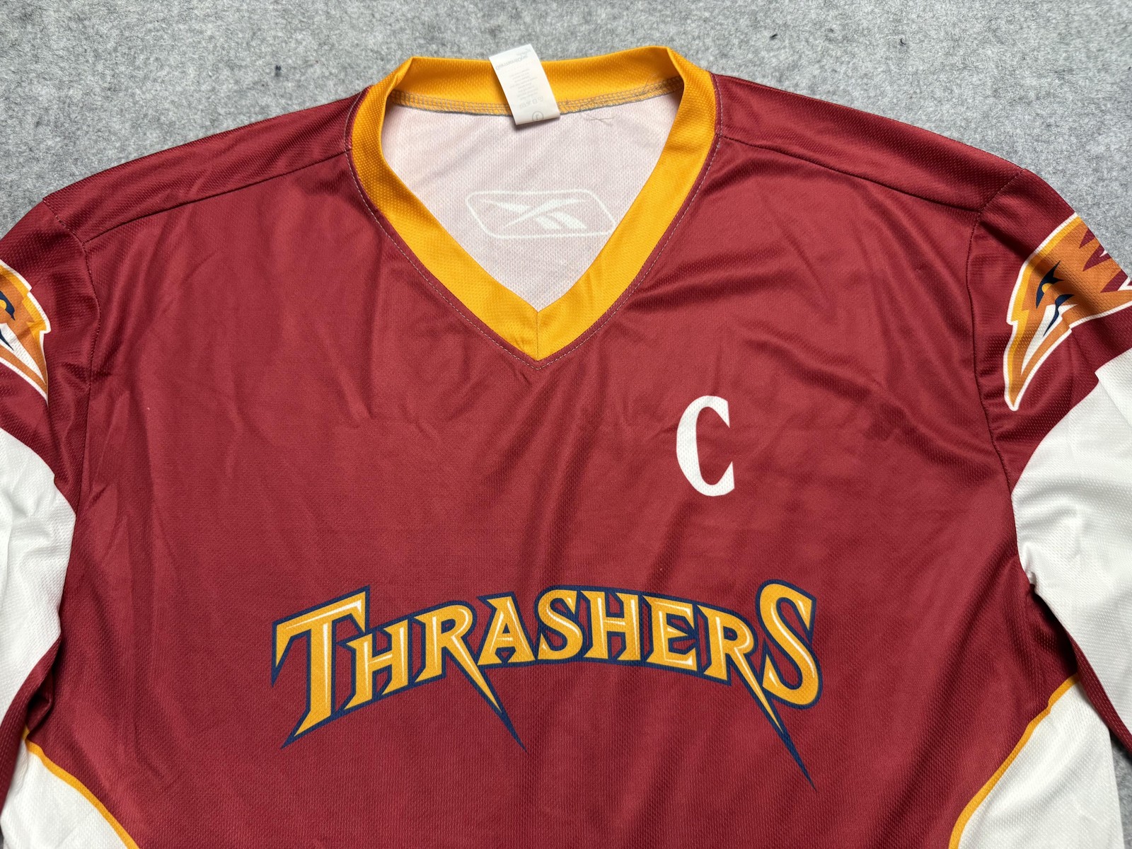 Atlanta Thrashers Hockey Jersey Mens Large Red NHL Hockey Captain C Throwback