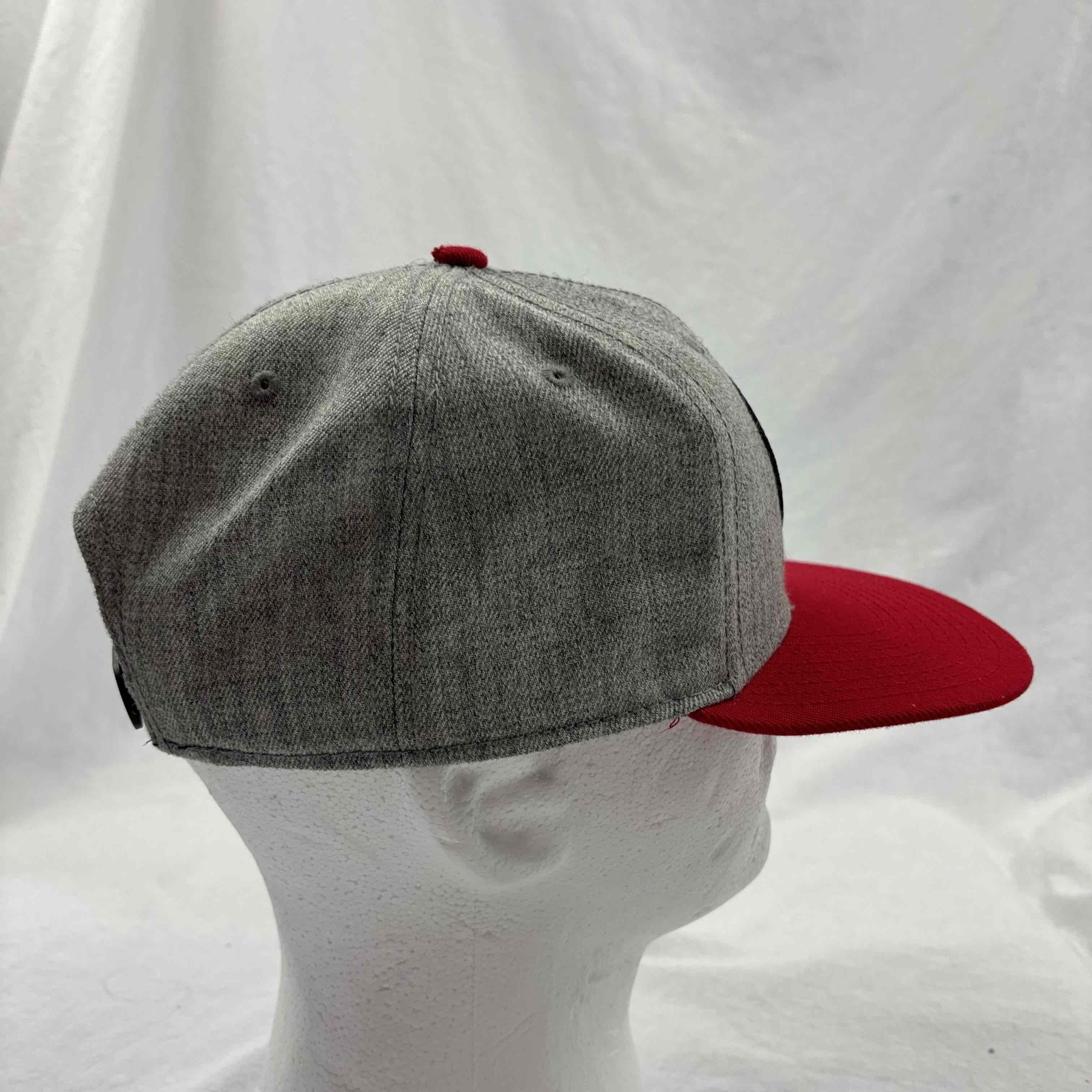 Marvel Deadpool Men Snapback Flat Cap Gray Red Ad… - image 4