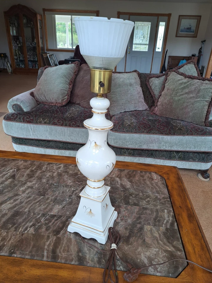 Porcelain Oriental Unique Floral Diffuser Leviton Mid Century Modern Table Lamp - Image 2 of 4