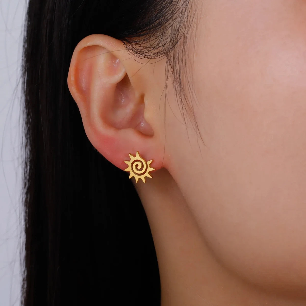 Trendy ear shop studs