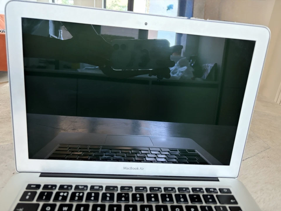 Apple MacBook Air 13" 2017 · i5 · 8GB · 256GB, photo 2 of 5