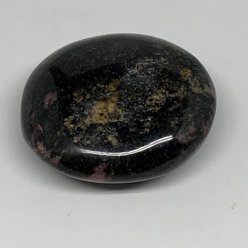 174.9g, 2.4"x2.2"x1.1", Rhodonite Palm-Stone Polished Reiki Madagascar,B12108 - Picture 7 of 10