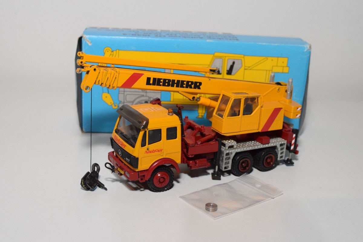 Liebherr ミニカー コンテナ付き 1/50 Amazon.com: Siku 3561, Liebherr L 556 Wheel Loader, 1:50