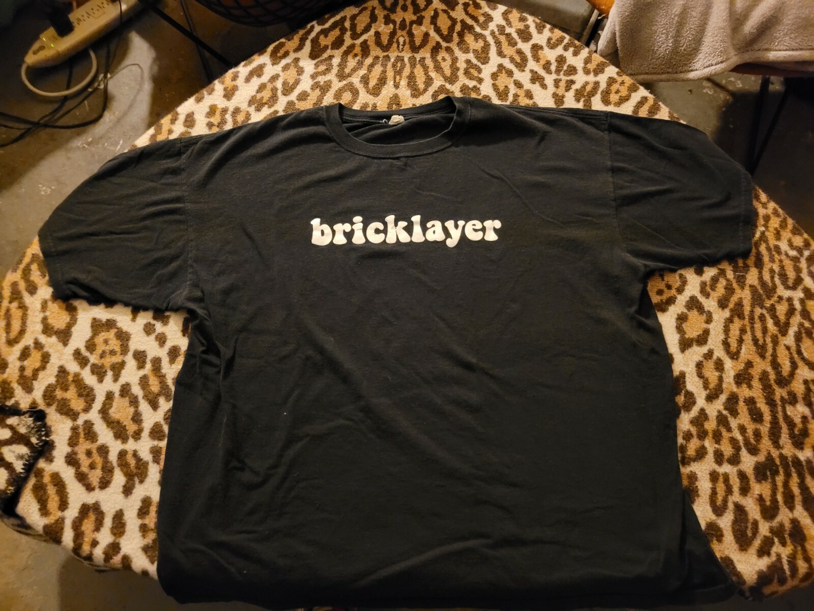 BRICKLAYER COOL OLDER ROCK AND ROLL BAND TEE SHIR… - image 1