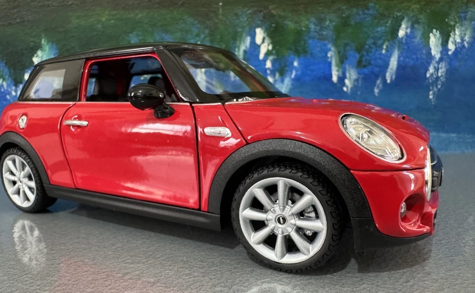 Mini Cooper S Hatch 1:24 Diecast Car Model Personalised Plate Gift for Him - Image 2 of 4