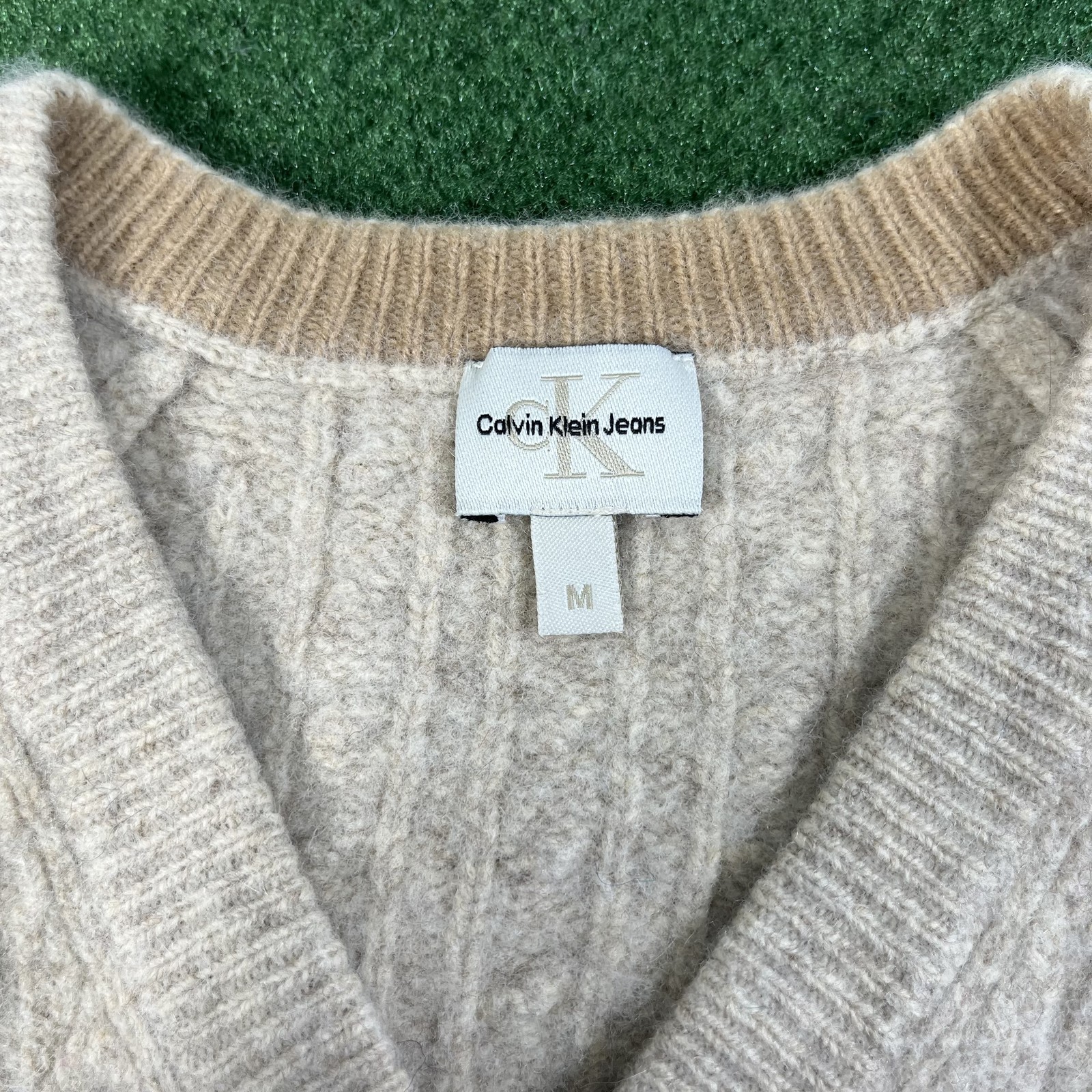 Calvin Klein Jeans Men's Sweater Heather Gray Cable Knit V Neck Size M gu image 3
