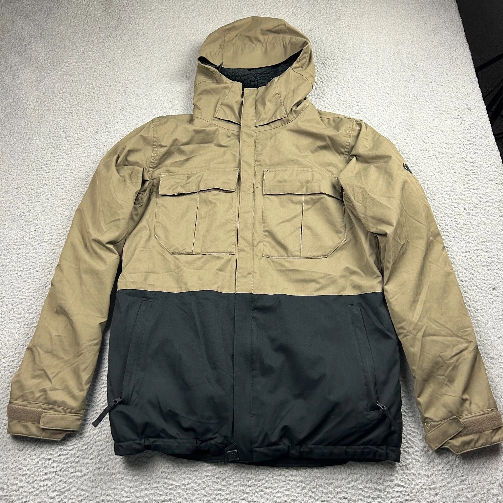 686 Moniker Insulated Jacket Men's Medium Snowboard Ski Snow Infidry Waterproof