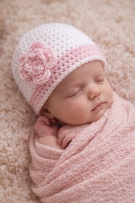 Gehäkelte 0-3 Monate Baby Mädchen Beanie Mütze, Handarbeit Babykleidung.
