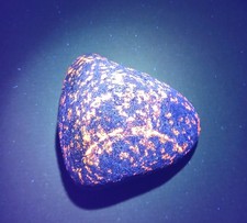 Yooperlite  Fluorescent Sodalite  2.8 oz. A Bright Lake Superior Stone