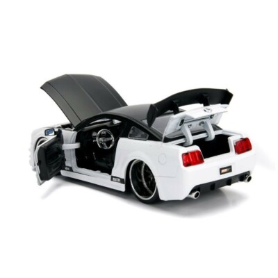 ジャニーズWEST - masa 99979 Jada TOYS Bigtime Muscle 2006 Ford Mustang GT White