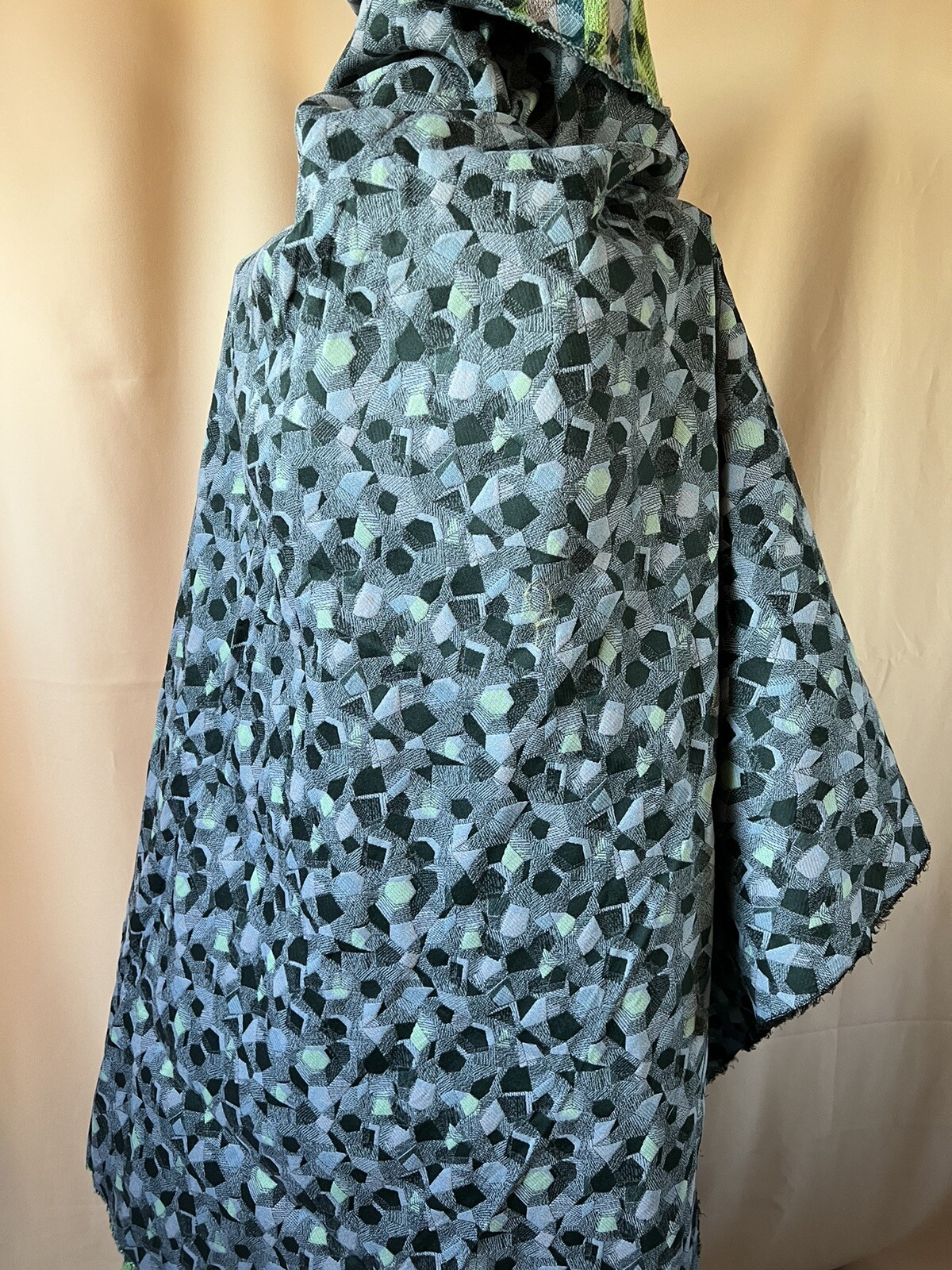 Coupon de laine mélangée Cotelac 172x155 cm pour coudre votre manteau d'hiver