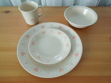 VTG 4 PC CORELLE FOREVER YOURS PINK HEART FLOWER DINNER DESSERT PLATES BOWL CUP