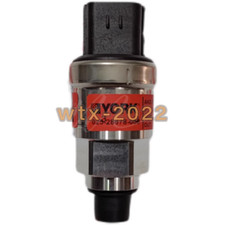 1PCS NEW 02528678008 025-28678-008 Pressure sensor