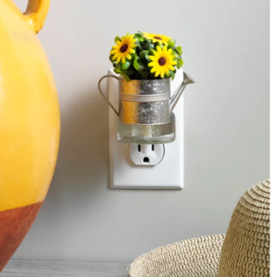 YANKEE CANDLE SCENTPLUG FRAGRANCE DIFFUSER Black-eyed Susans in WATERING CAN