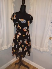Express Dress Black Floral Sweetheart Neckline. Smocked Back. Size 4. 💙