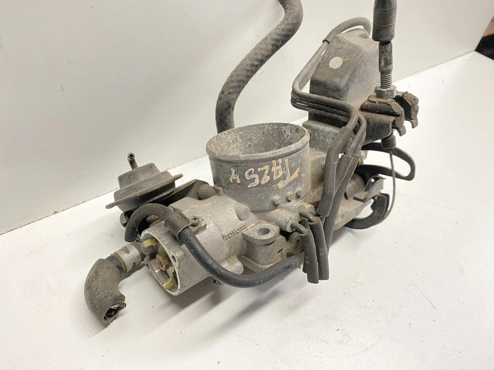 1992 - 1993 TOYOTA CAMRY CONJUNTO DE VÁLVULA DO CORPO DO ACELERADOR DO MOTOR FABRICANTE DE EQUIPAMENTO ORIGINAL, 337-59635 - Imagem 3 de 4