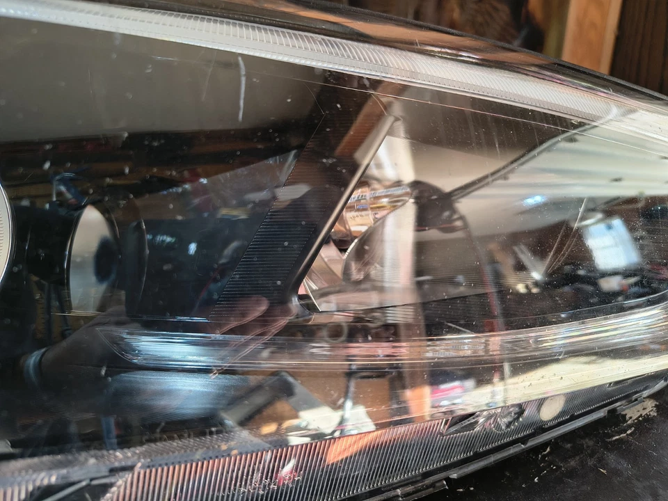 2016-2018 Hyundai Tucson RH Passenger Headlight - Image 2 of 4