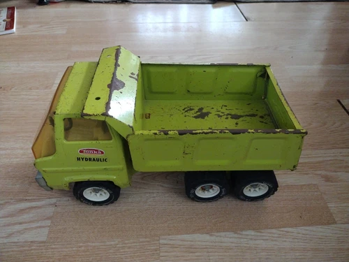 VINTAGE 1970s Green Tonka 13" Hydraulic Dump Truck, Working Pressed Steel - USA