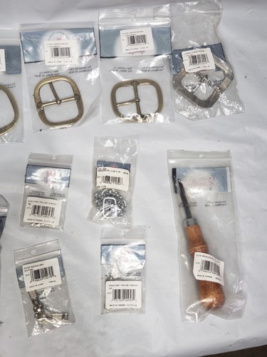 Mix. Lot 12 pack Tandy Leather Factory - Center Bar Buckles, screw posts.., L6#4 - Picture 6 of 6