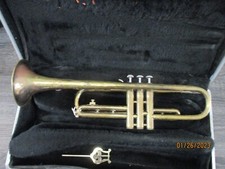 Selmer Bundy TRUMPET with case and mouthpiece.