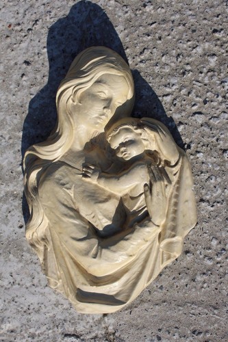 Mid Century Plaster Virgin Mary Child Baby Jesus Wall Hanging Plaque #453