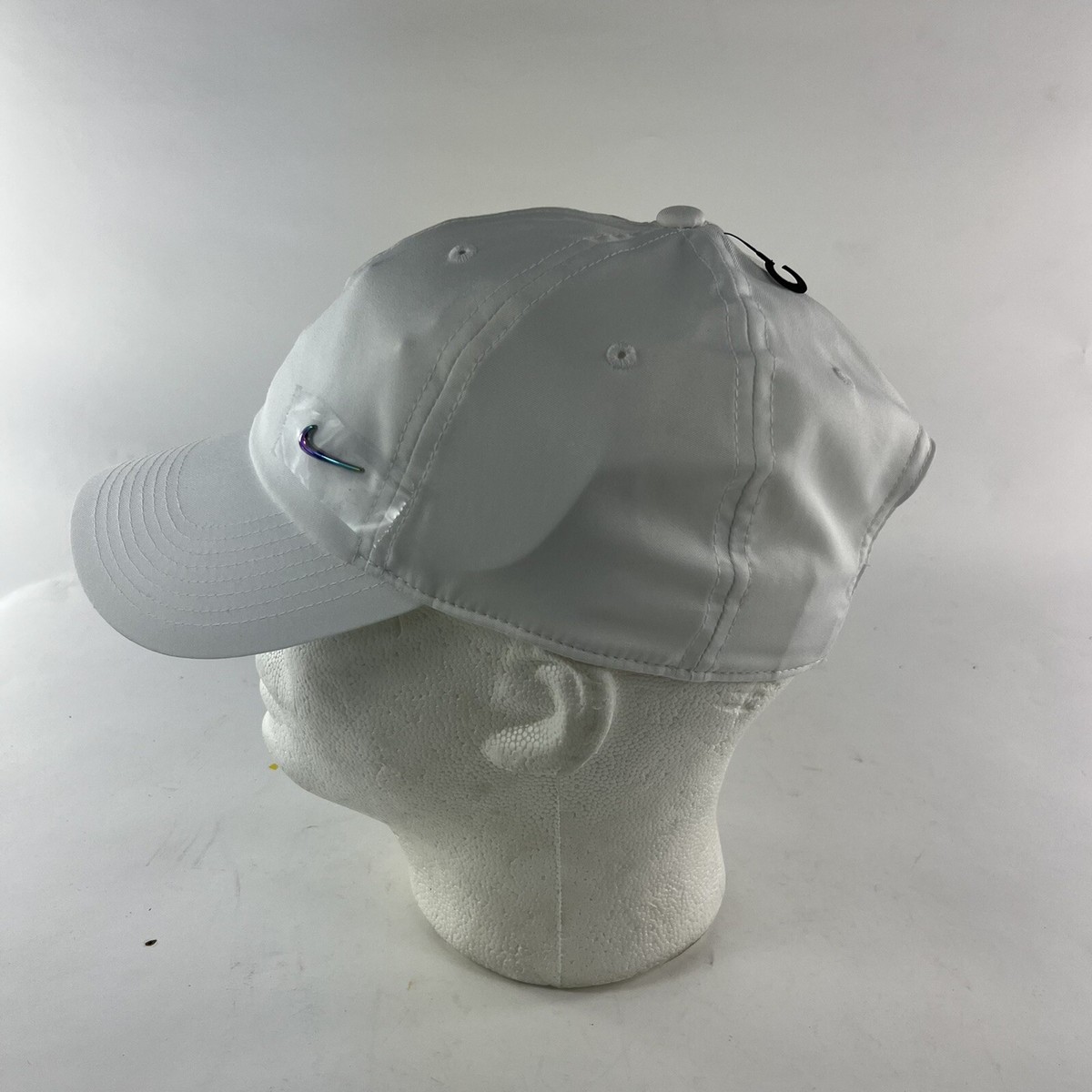 Nike Unisex Heritage 86 Metal Swoosh Hat Adjustable White One Size 