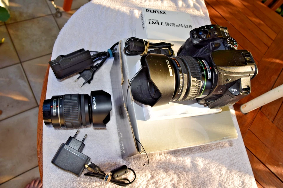 PENTAX K-30+2 OBJEKTIVE 18-55mm+50-200mm in sehr gutem Zustand +Zubehörpaket. - Bild 2 von 4