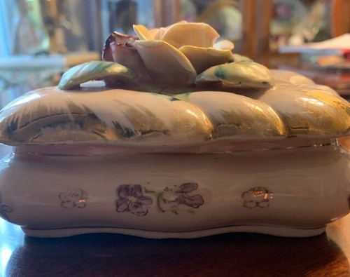 VTG Trinket Box, Stamped "Made in Japan," Pink Porcelain with Yellow Rose - Picture 2 of 6
