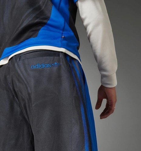 Totalmente Nuevos Pantalones Cortos de Fútbol Adidas Versión Azul SEDOSOS - S PEQUEÑOS HC0425 $140.00 - Imagen 6 de 8