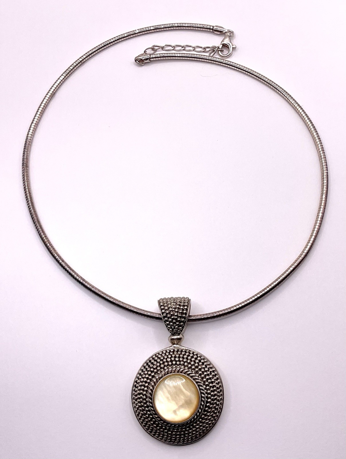 Vintage Suarti Bali 925 Sterling Silver Round Mother of Pearl Pendant Necklace