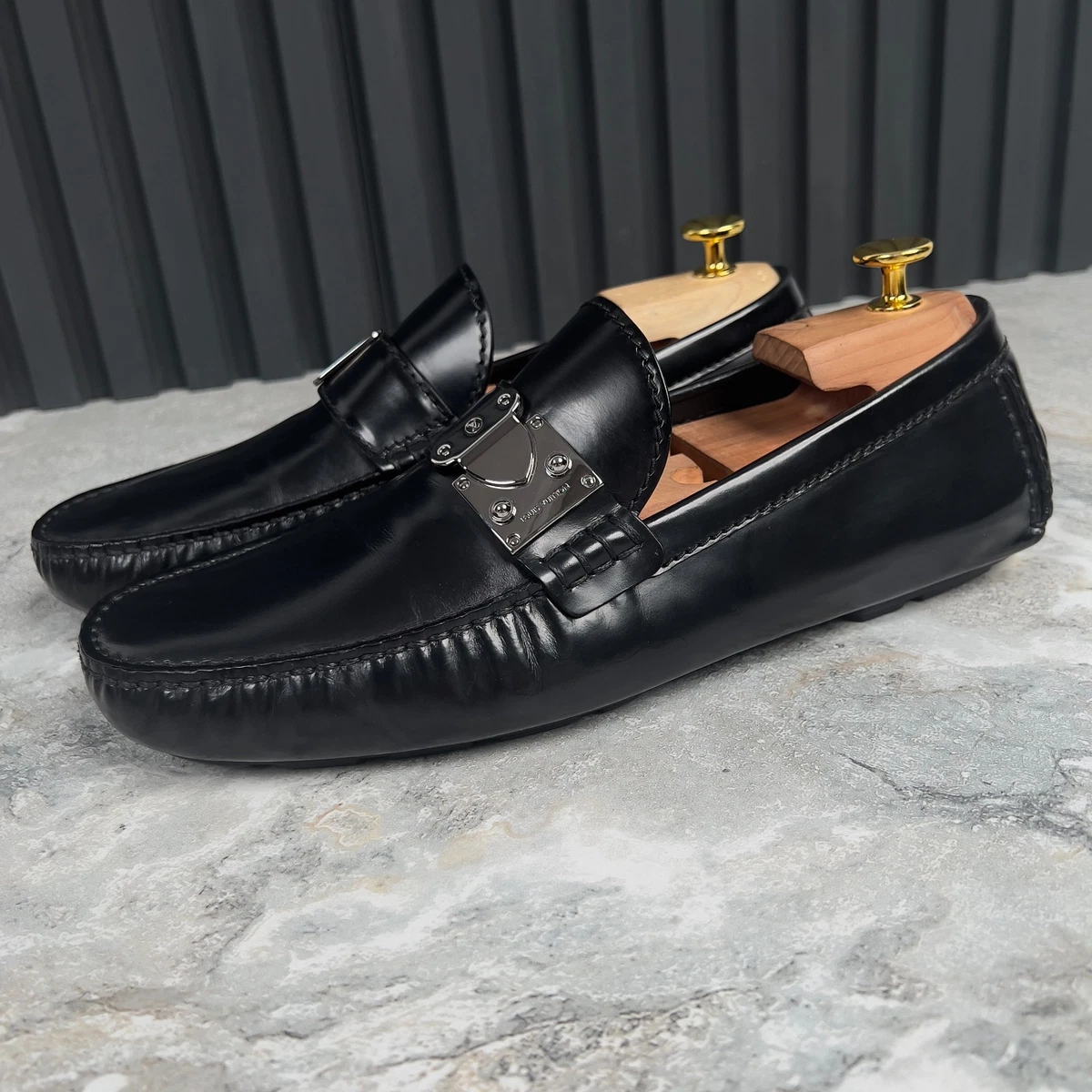 LOUIS VUITTON ブラック モカシン LV モンザ モカシン ｜ルイ・ヴィトン 公式サイト - 1AIYMA