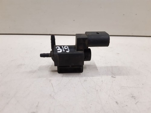Volkswagen Golf IV 2001 Benzin 85kW Turbolader Druckwandler Magnetventil VLU319