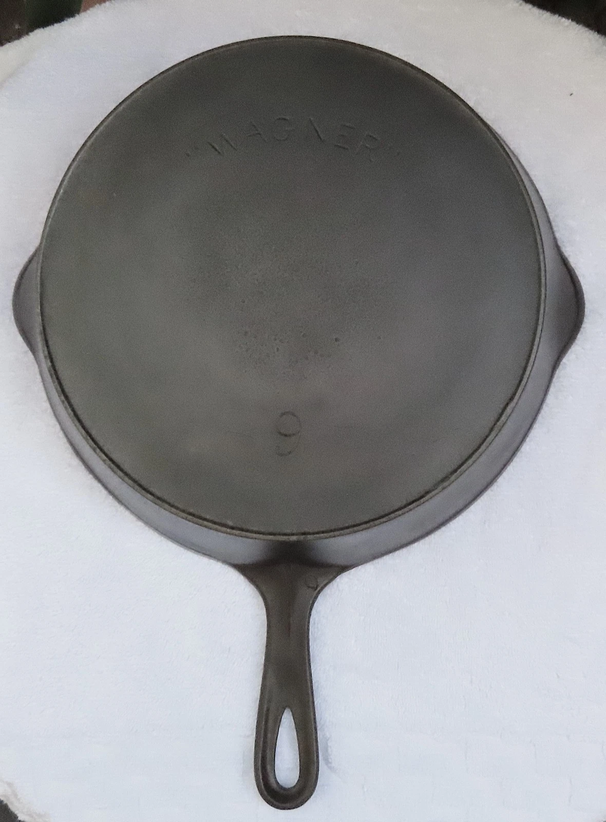 Antique Wagner Cast Iron #9 Skillet - Arc Logo - Antique American Iron