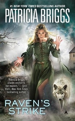 Patricia Briggs Raven's Strike (Taschenbuch) Raven (US IMPORT)