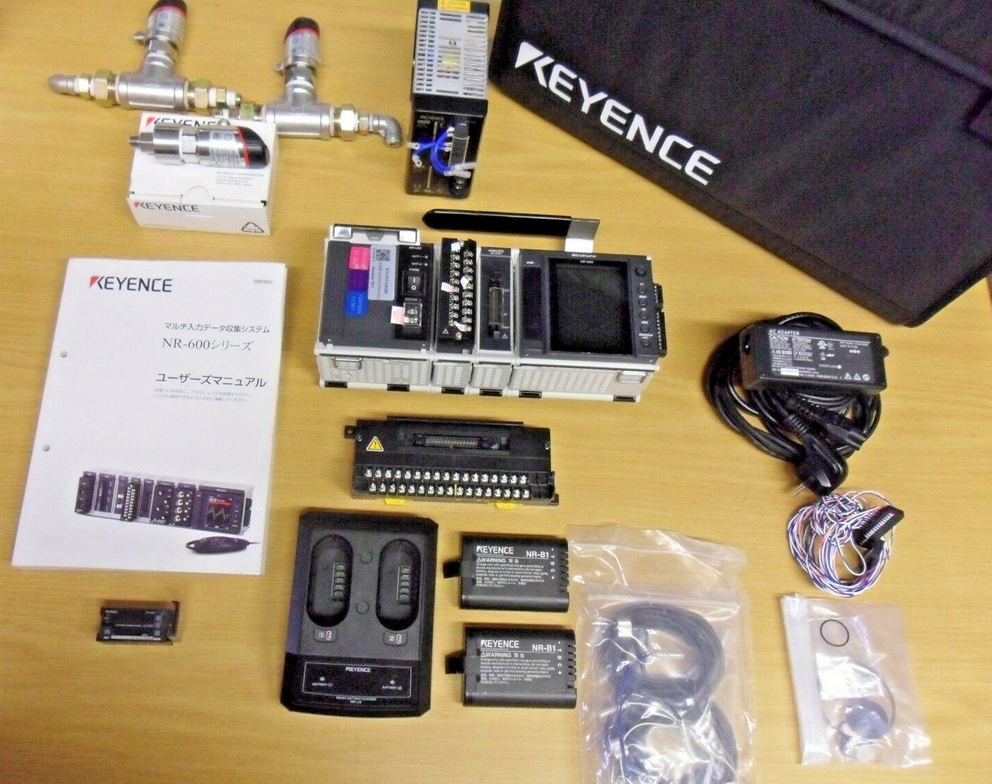 ☆新品☆ KEYENCE NR-600 + NR-U60 データ収集/データロガー