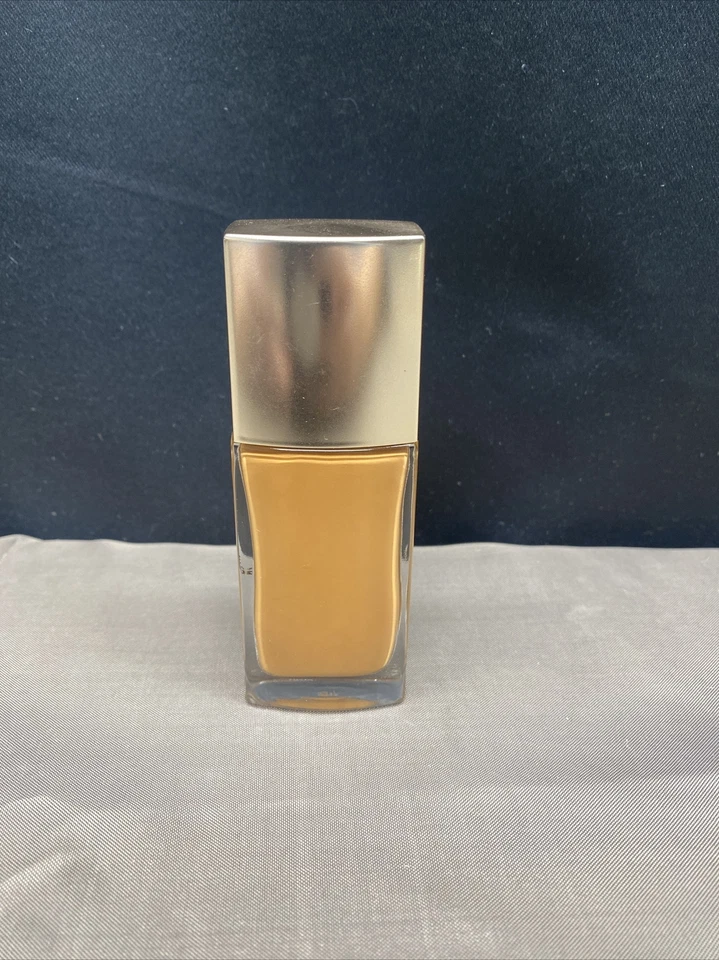 Laura Mercier Flawless Lumiere Radiance Perfecting Foundation "5N1 Pecan" - Image 3 of 4