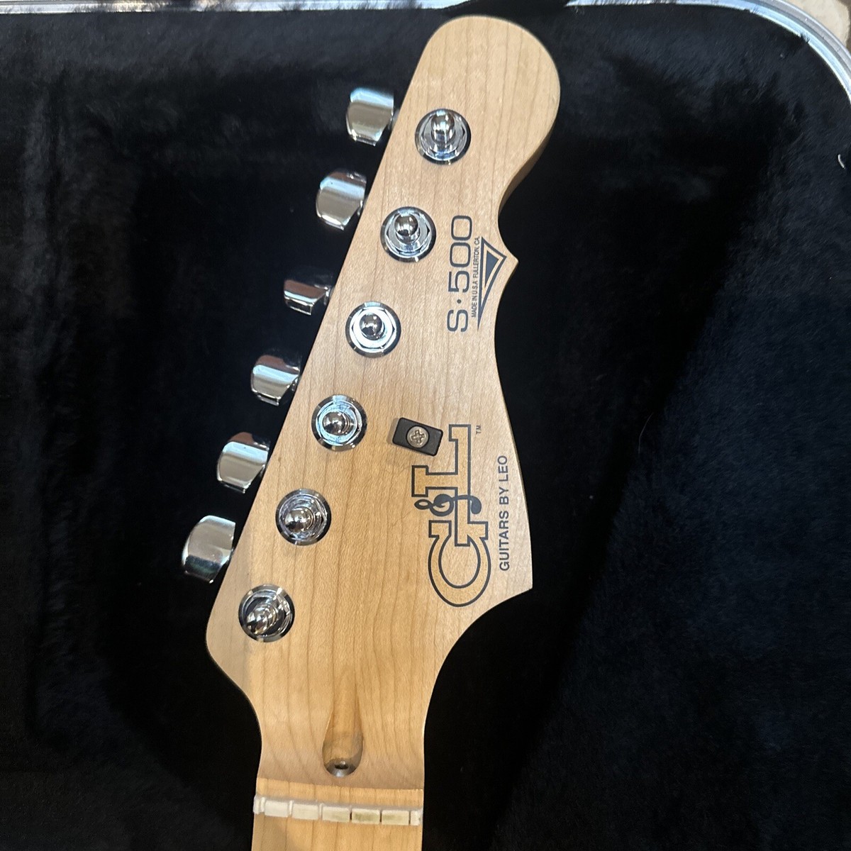 G&L USA S-500 Guitar With Hard Case - Cherry Burst - Mint G&L USA S-500 Guitar With Hard Case - Cherry Burst - Mint
