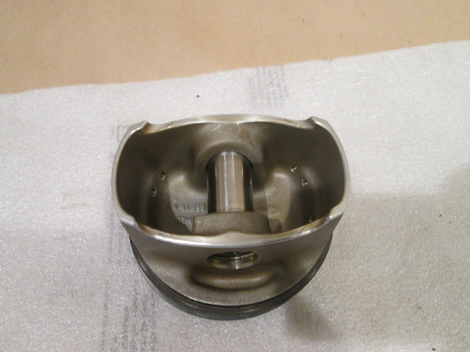 Ferrari 348,Mondial t -  Piston OEM  - P/N 137980
