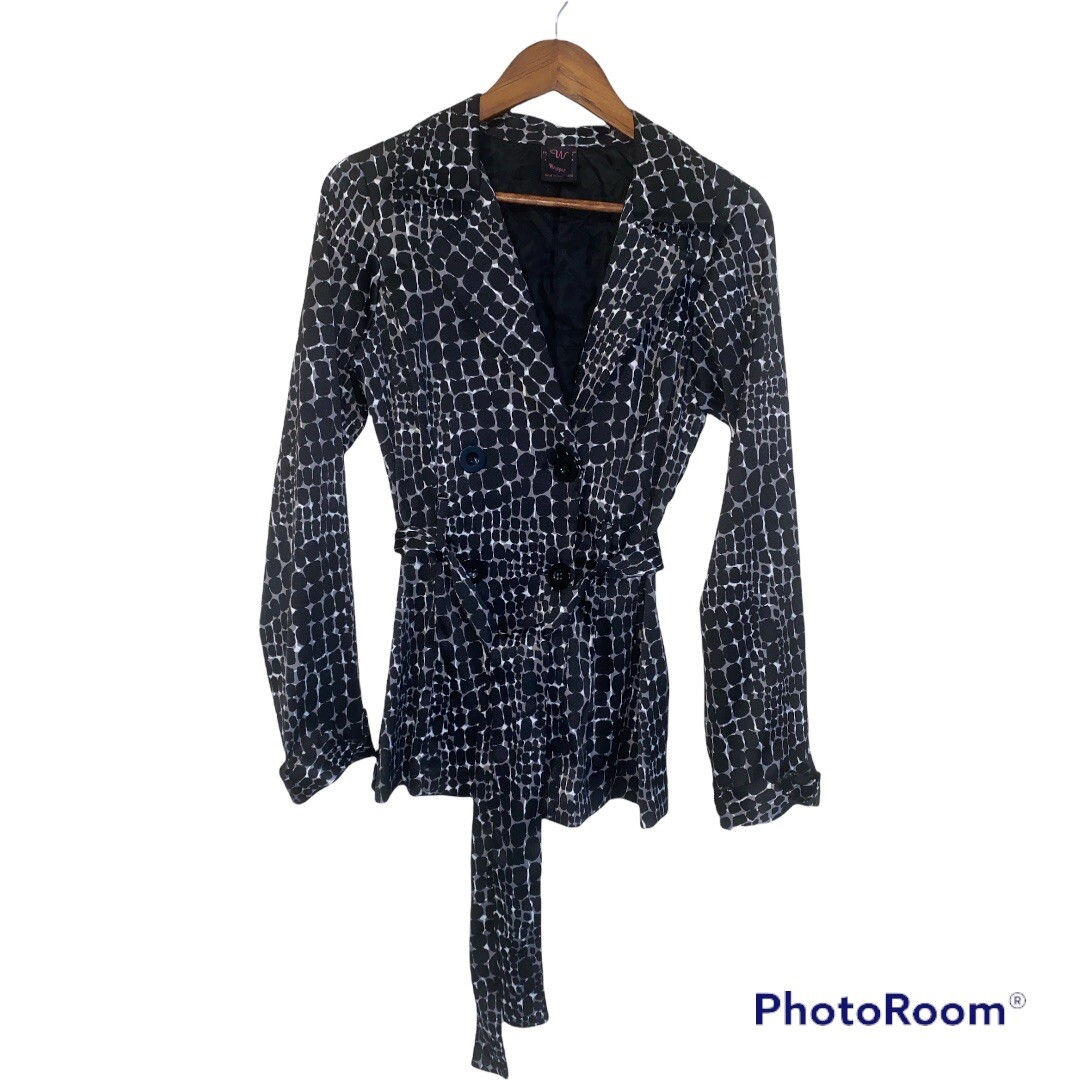 EUC Wrapper Lightweight Belted Jacket Animal Prin… - image 1