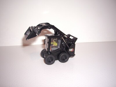 DIECAST MASTER 1/50 BLACK CAT 242D3 COMPACT SKID STEER LOADER