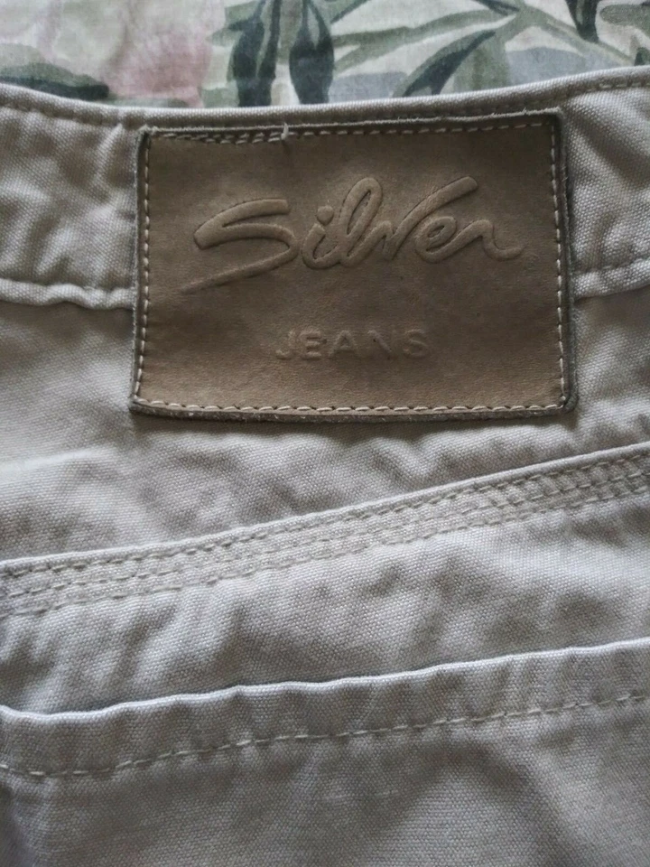 Pantalones de mezclilla caqui tiro medio acampanados bota plateados para mujer talla 28 x 32 (26x32 real) Foto 2 de 4