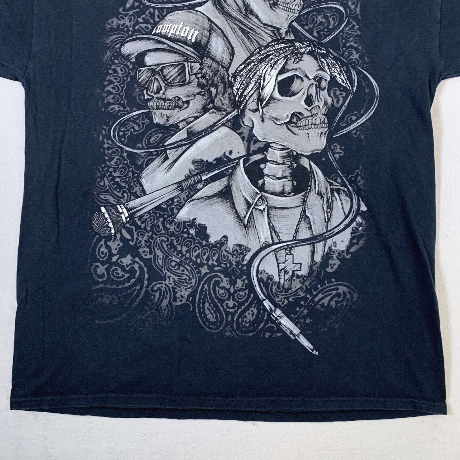 Vintage Skulls Shirt Mens XL Black Y2K Skull Cyber Grunge Music Compton Skull