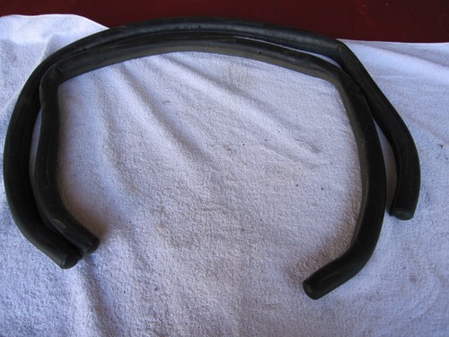 Corvette C4 hood to wheel well seals 88 89 90 91 92 93 94 95 96 - Bild 2 von 2