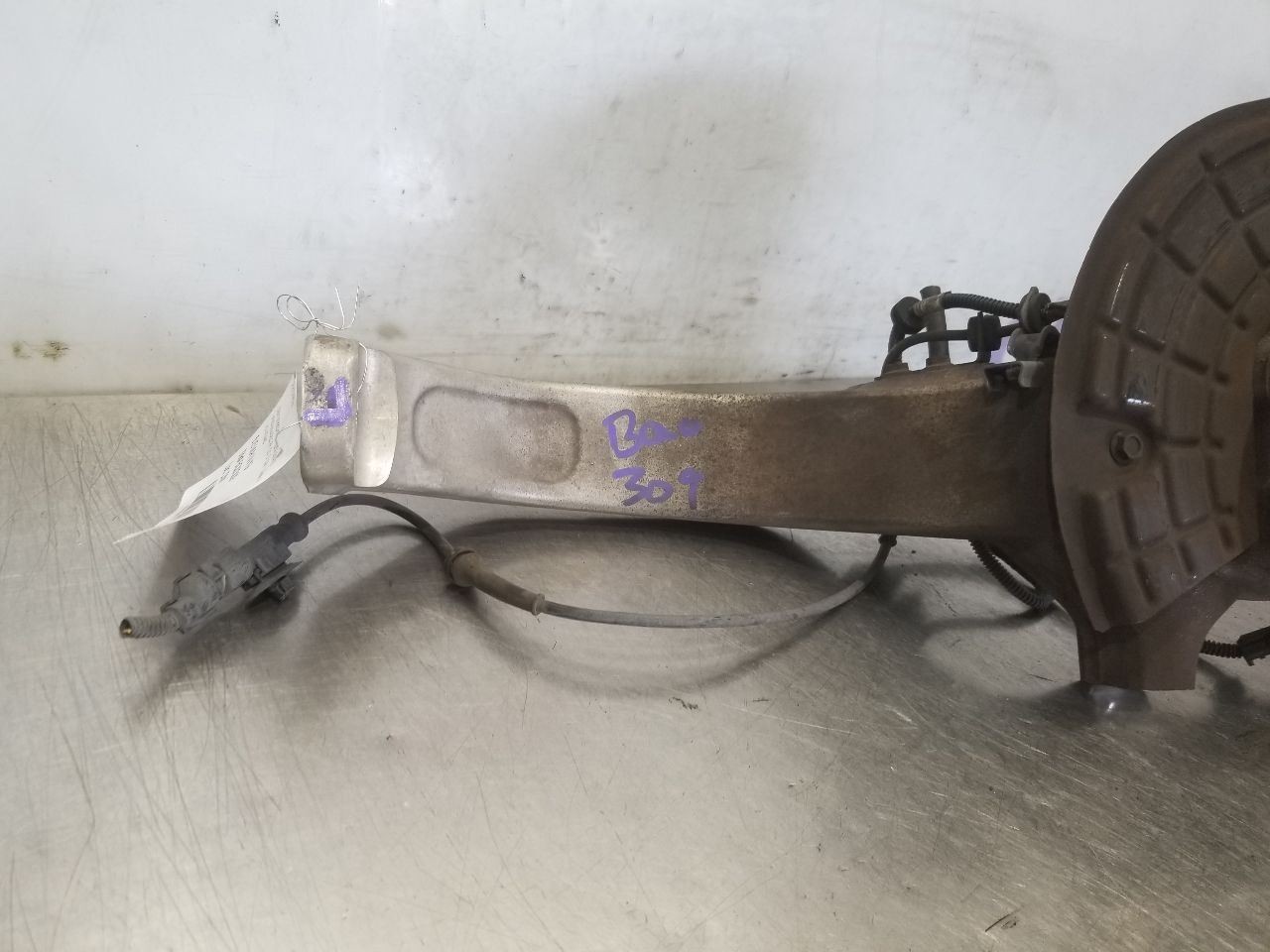 Maserati Levante FRONT+LEFT Steering knuckle